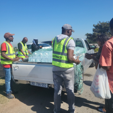 Al Ansaar Outreach Team Partners with Security Firms for Water Distribution Amid Crisis