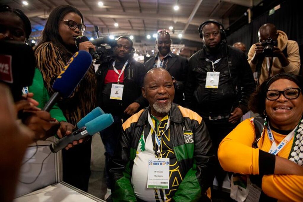 Mantashe Lashes Out at Journalist Calls Coalitions Consequinces