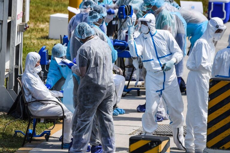 Why Britain Sent Paratroopers Into the Atlantic Over a Suspected Virus Case